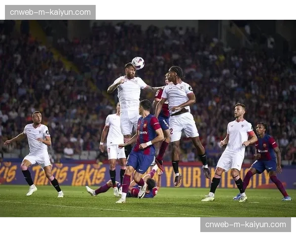 乌龙球！奥萨苏纳后卫忙中出错自摆乌龙